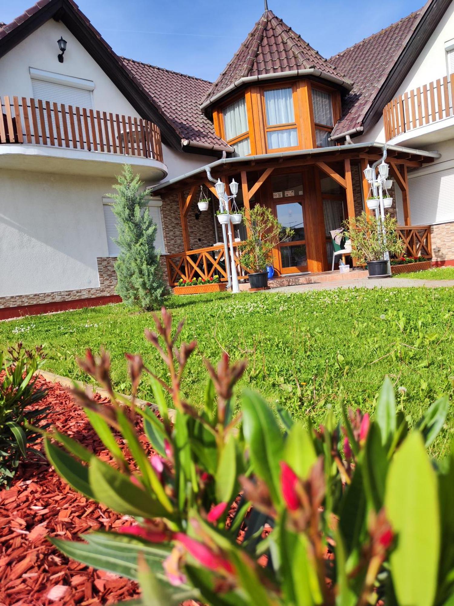 Havasi Vendégház Gyenesdiás Exterior foto