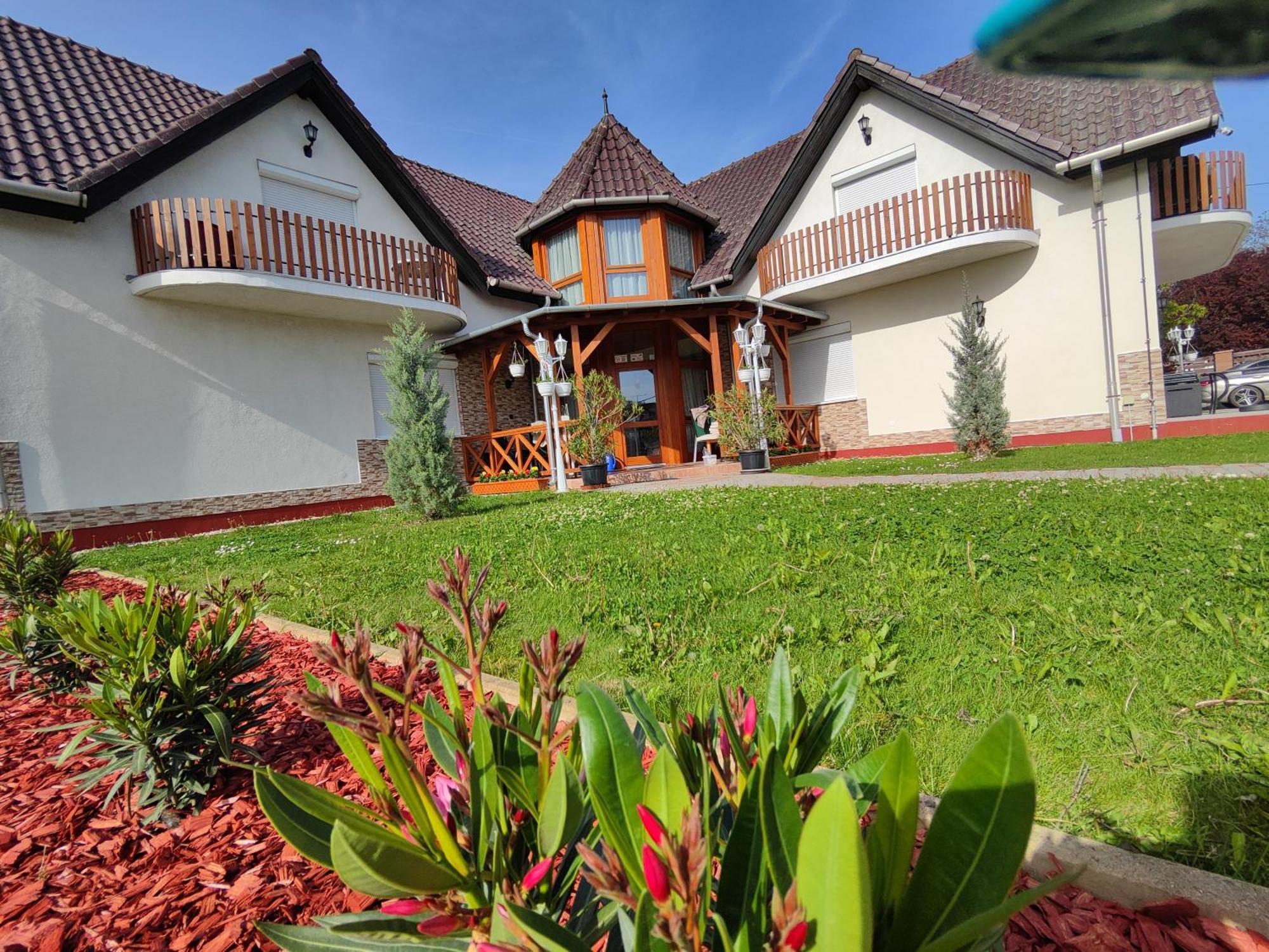 Havasi Vendégház Gyenesdiás Exterior foto
