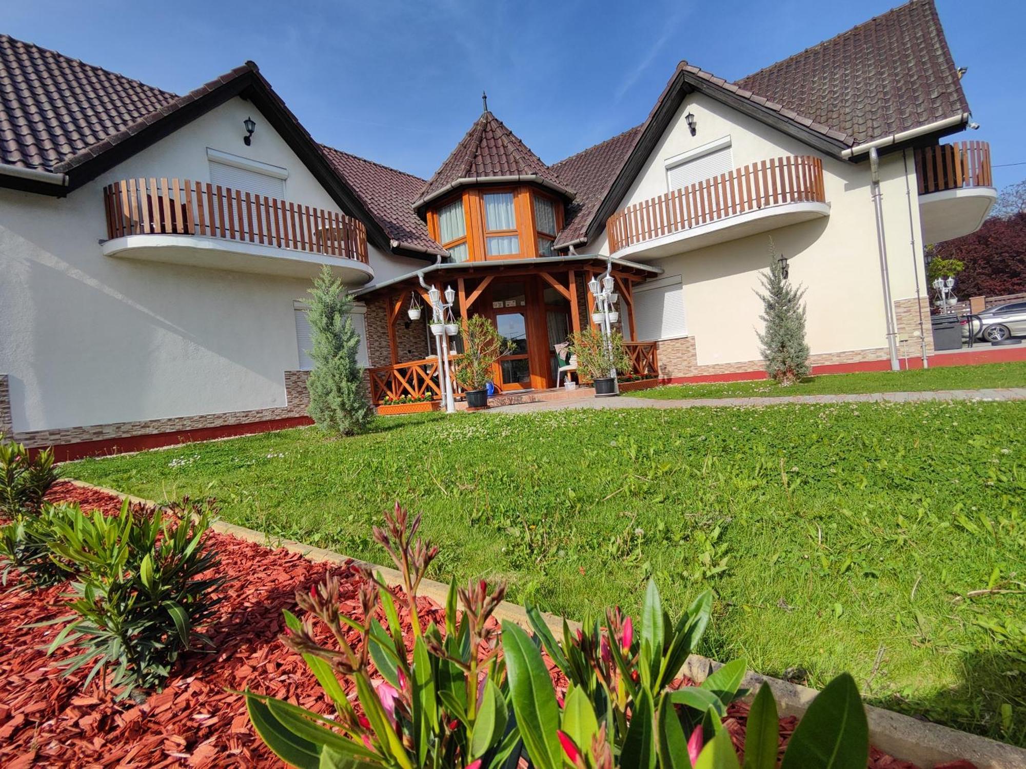 Havasi Vendégház Gyenesdiás Exterior foto